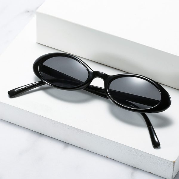 ⁦UV-proof Sunshade Small Oval Frame Sunglasses⁩ - الصورة ⁦2⁩