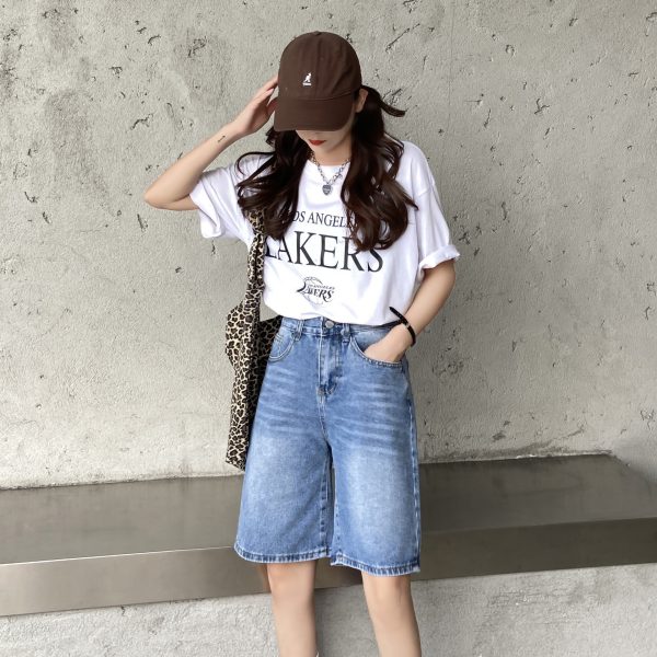 ⁦Women's High Waist Denim Shorts⁩ - الصورة ⁦5⁩