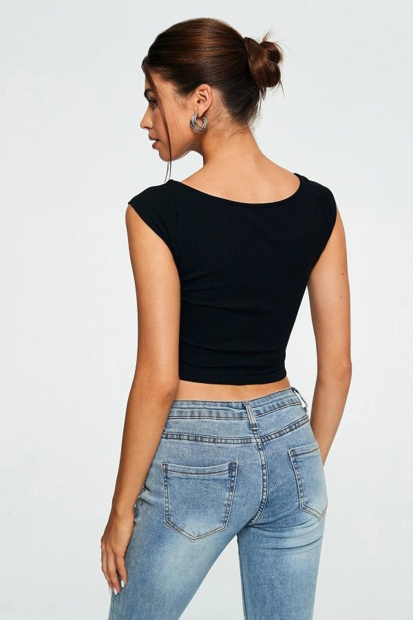 ⁦Women's Slim Fit Square Collar Ultra Short Sleeveless Vest Top⁩ - الصورة ⁦4⁩