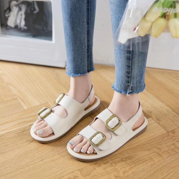 ⁦Women's Flat Cool First Layer Cowhide Soft Bottom Belt Buckle Beach Outer Wear Ankle-strap Sandals⁩ - الصورة ⁦4⁩