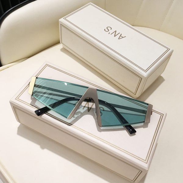 ⁦Super Cool Triangle Sunglasses Men And Women Trendy Hip Hop⁩ - الصورة ⁦6⁩