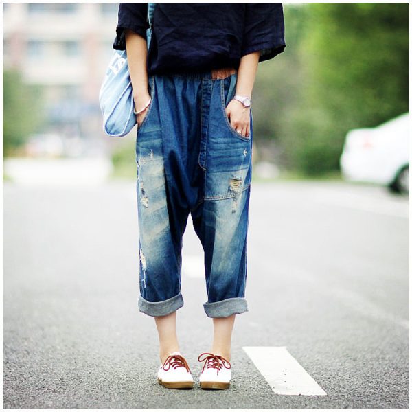 ⁦Baggy Pants Big Crotch Pants Loose Personality Hole Irregularly Slimming⁩ - الصورة ⁦9⁩