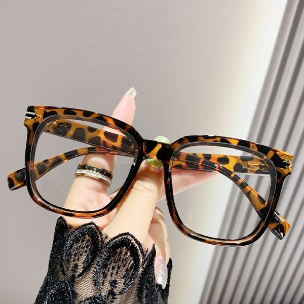 ⁦Women's Ultra-light Leopard-print Glasses Frame Face Without Makeup Gadget⁩ - الصورة ⁦2⁩