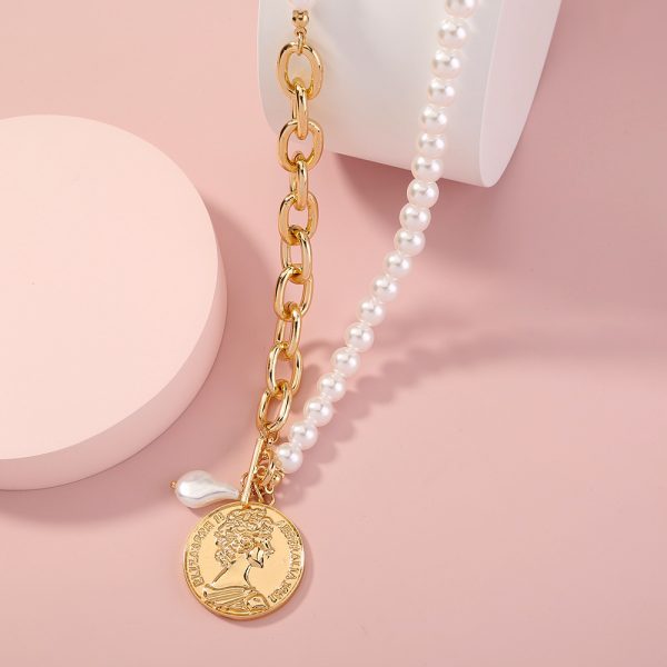 ⁦Stylish metal figurine pendant with chain of collarbone modeled on Pearl Necklace stitched by Balok⁩ - الصورة ⁦3⁩