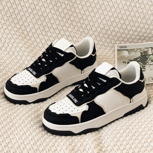 ⁦Black And White Color Contrast Panda Shoes China-Chic Thick Soled Lovers Sneakers⁩ - الصورة ⁦2⁩