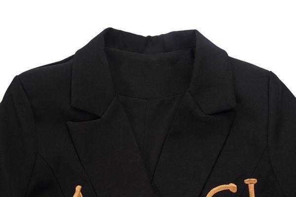 ⁦Women Black Slim-Fit Embroidered Lettering Blazer⁩ - الصورة ⁦7⁩