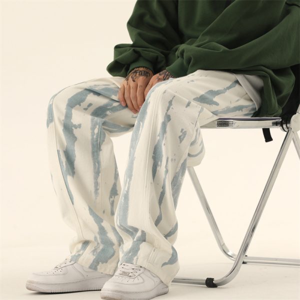 ⁦Autumn Draping Effect Tie-dyed Design Jeans For Men⁩ - الصورة ⁦3⁩